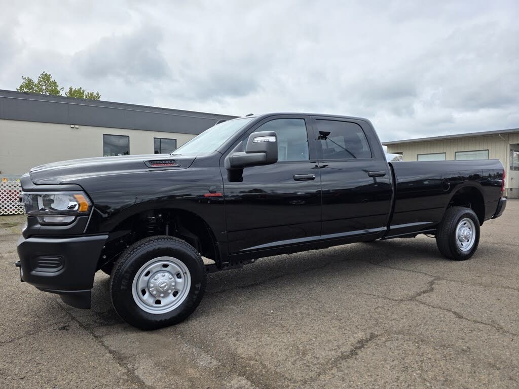 2024 RAM 2500 Tradesman Crew Cab LB 4WD