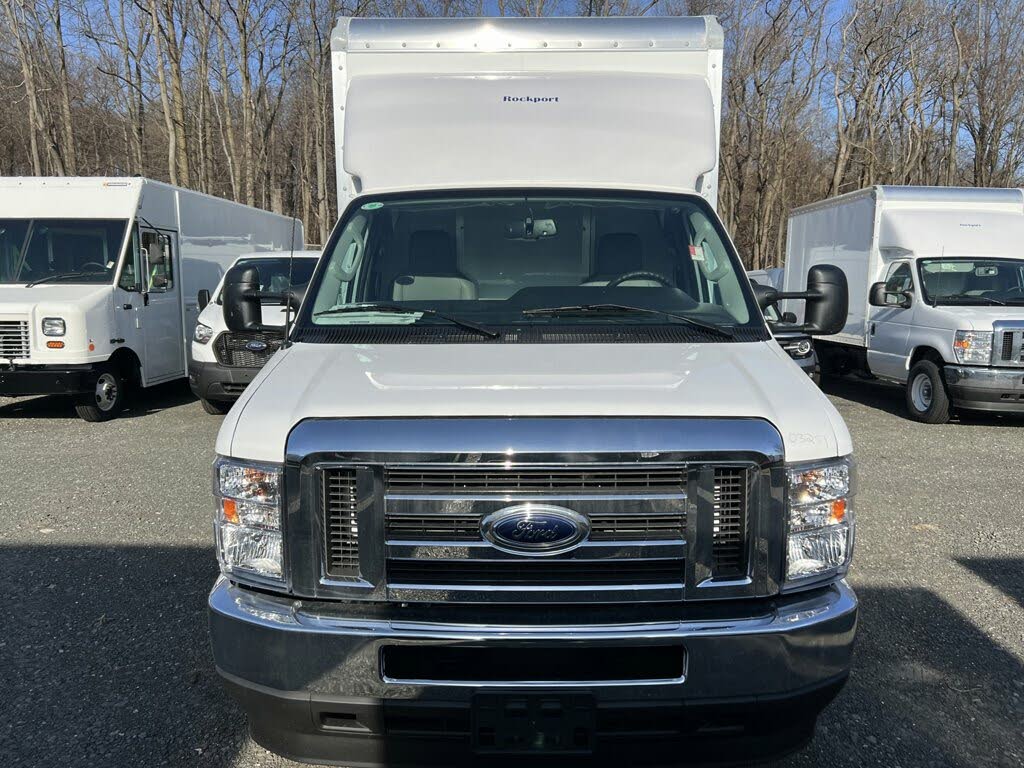 2025 Ford E-Series Chassis E-350 SD Cutaway SB DRW RWD