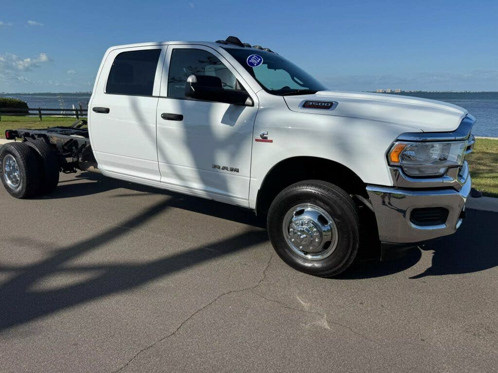 2022 RAM 3500 Chassis Tradesman Crew Cab DRW 4WD