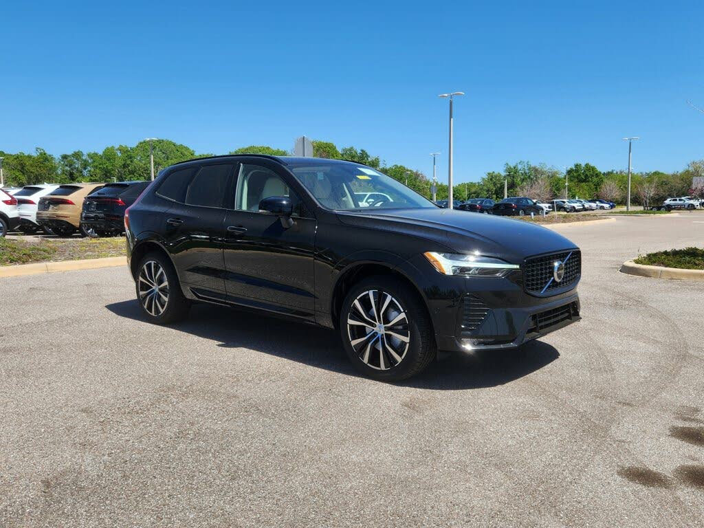 2025 Volvo XC60 B5 Plus Dark Theme AWD