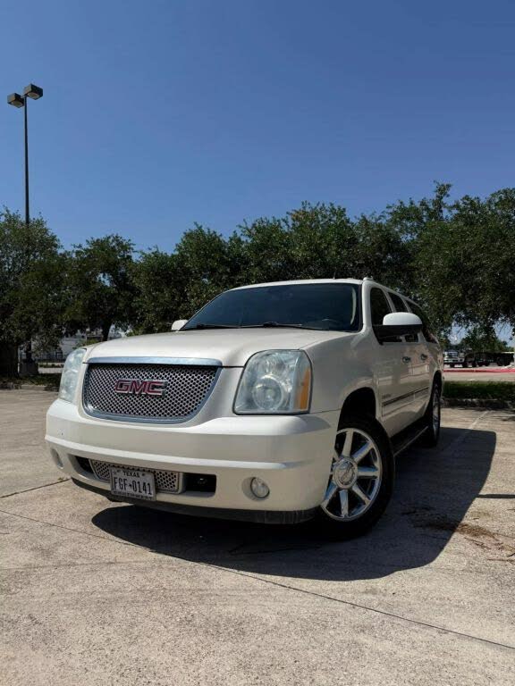 2010 GMC Yukon XL Denali RWD