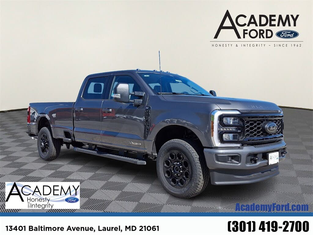 2025 Ford F-250 Super Duty XLT Crew Cab 4WD