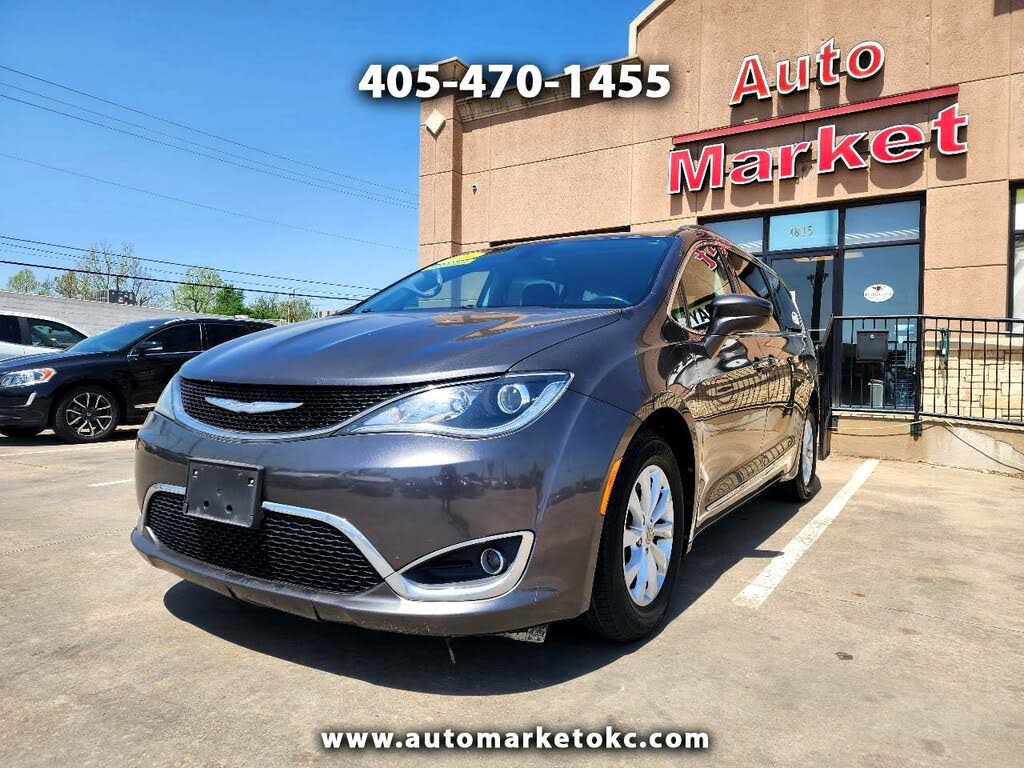 2017 Chrysler Pacifica Touring L FWD