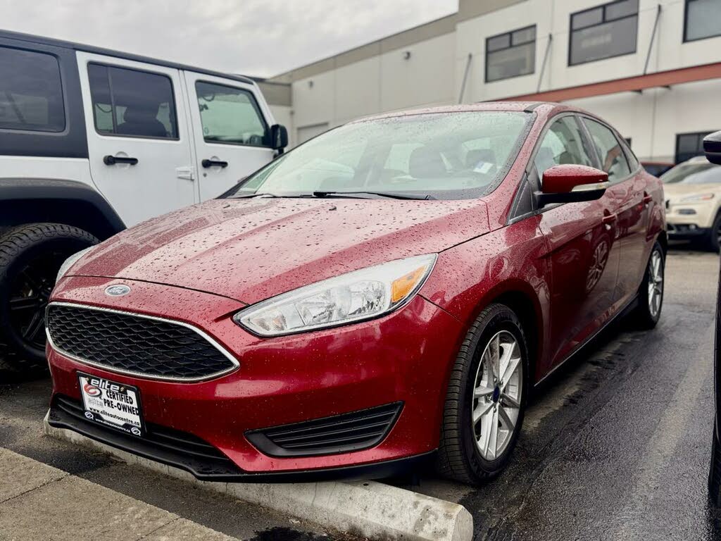 Used White Ford Focus for Sale - CarGurus.ca