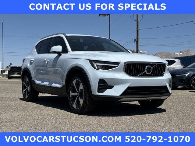 2025 Volvo XC40 B5 Core Bright Theme AWD
