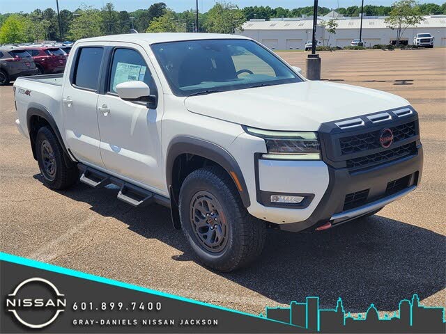 2025 Nissan Frontier PRO-4X Crew Cab 4WD