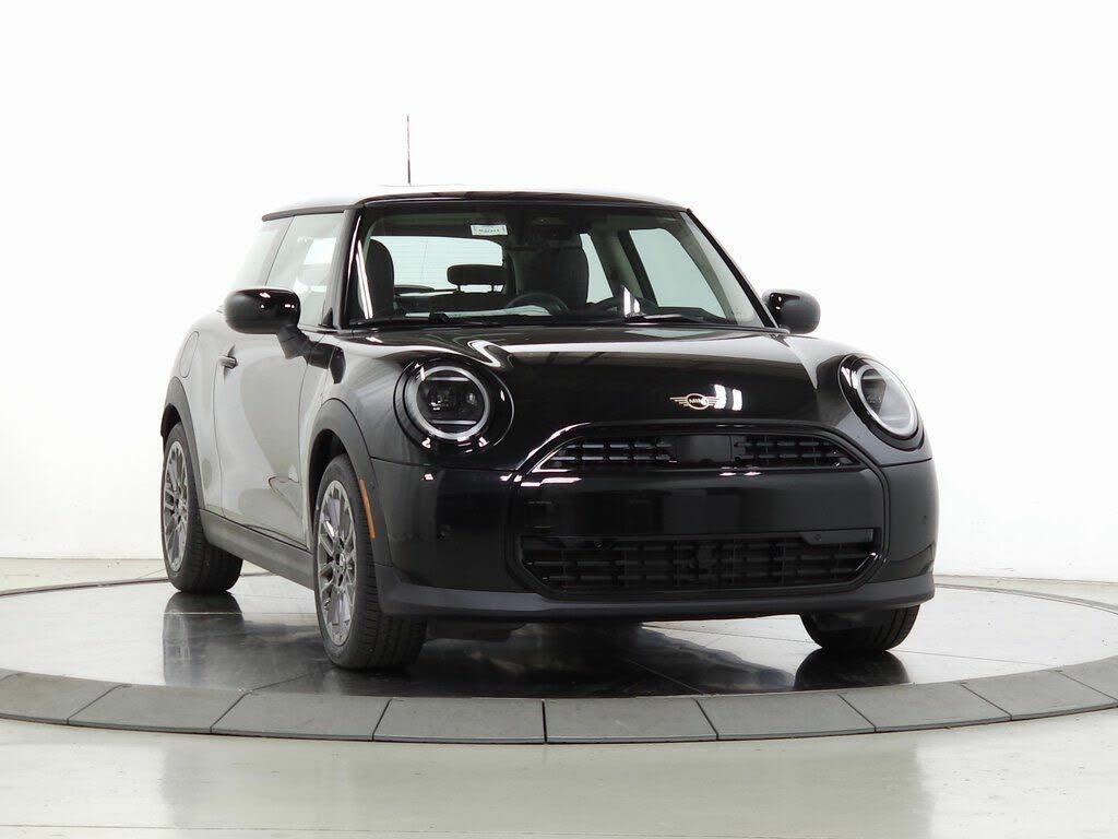 2025 MINI Cooper Signature Trim 2-door Hatchback