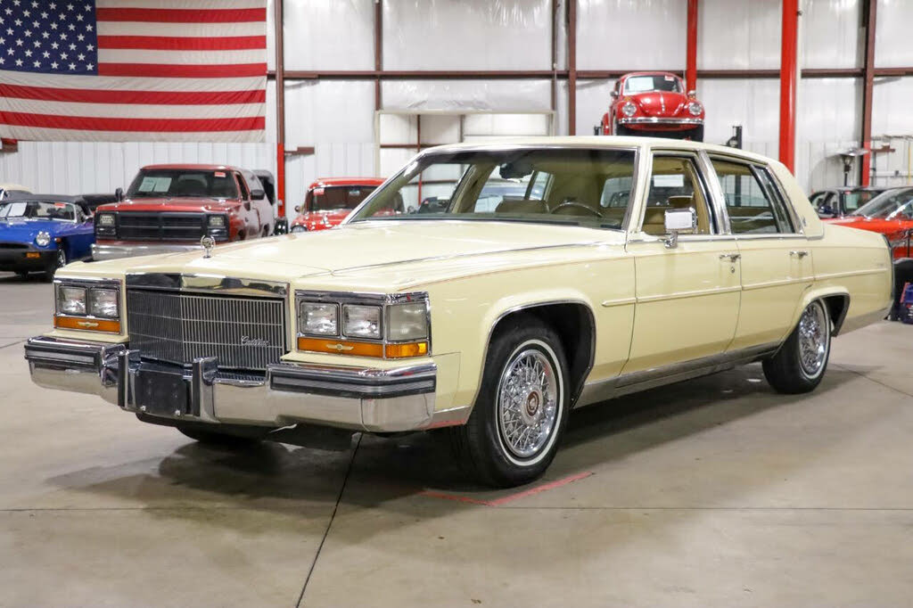 1986 Cadillac Fleetwood Brougham Sedan RWD