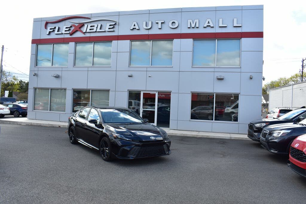 2025 Toyota Camry SE FWD