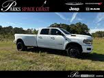 RAM 3500 Laramie Crew Cab LB DRW 4WD