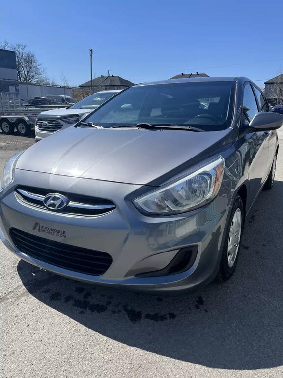 2015 Hyundai Accent GS 4-Door Hatchback FWD