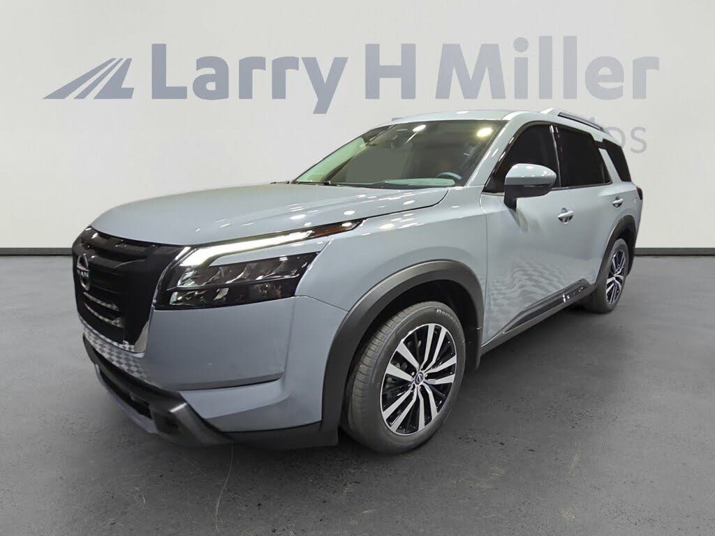 2025 Nissan Pathfinder Platinum FWD