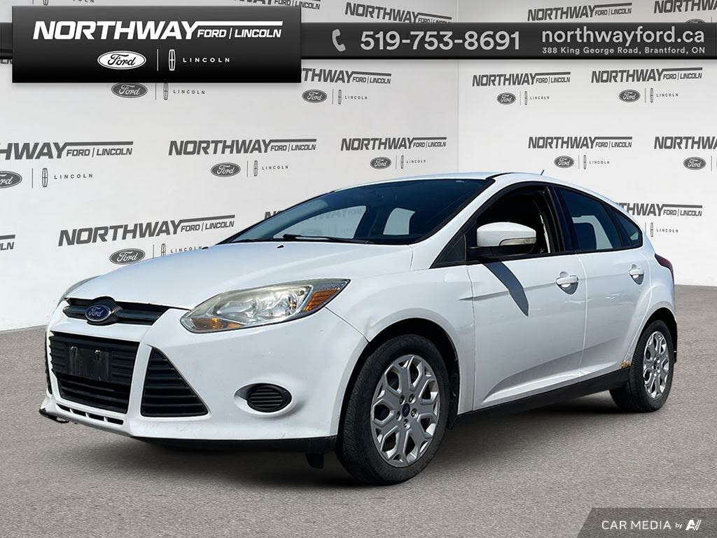 Used White Ford Focus for Sale - CarGurus.ca