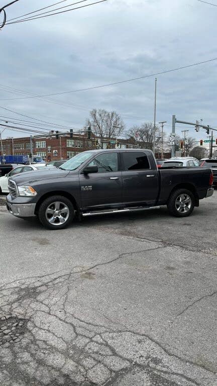2015 RAM 1500 SLT Crew Cab 4WD