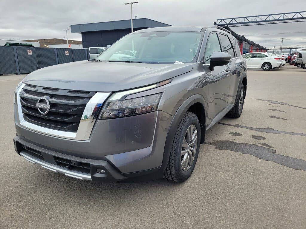 Nissan Pathfinder SV 4WD 2025