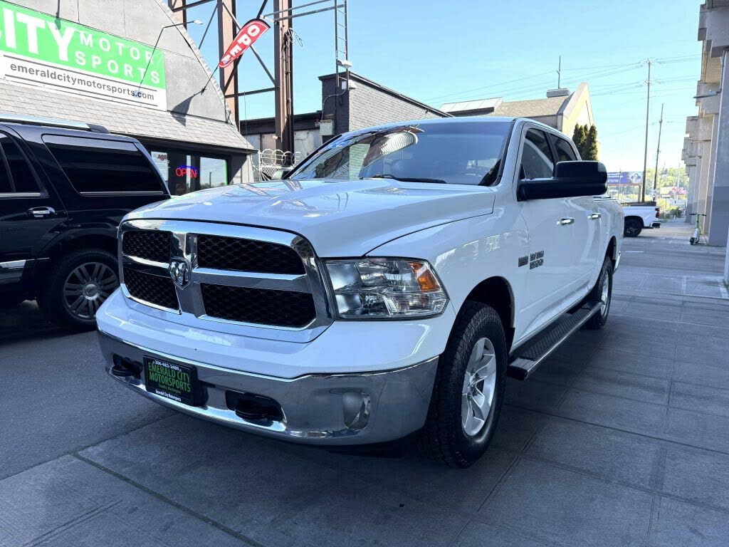 2017 RAM 1500 SLT Crew Cab 4WD