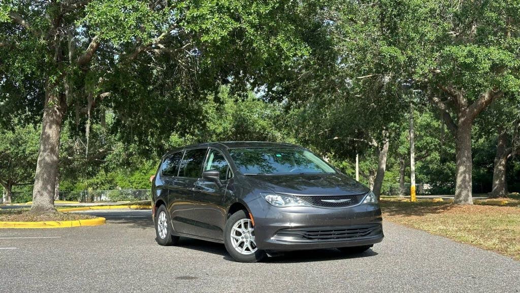 2017 Chrysler Pacifica Touring FWD