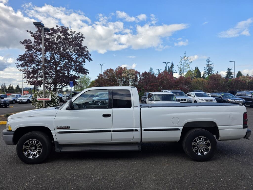 1999 Dodge RAM 2500 ST Club Cab RWD