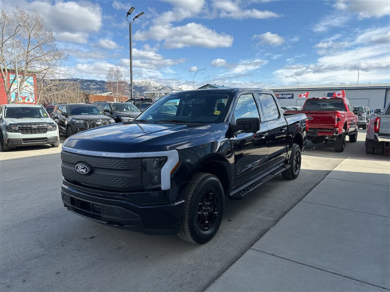 Ford F-150 Lightning XLT SuperCrew AWD 2025