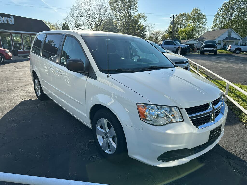 Used 2013 Dodge Grand Caravan SE with VIN 2C4RDGBG8DR654559 for sale in Ruma, IL