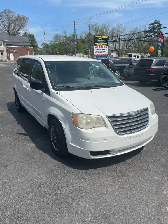 2010 Chrysler Town & Country LX FWD