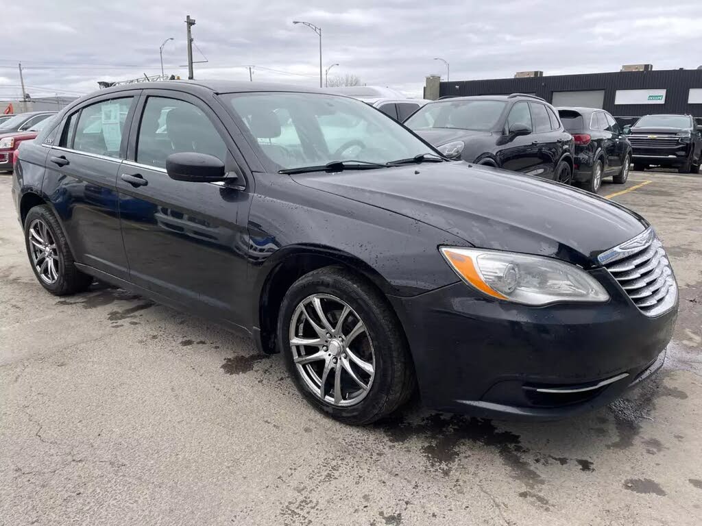 2012 Chrysler 200 LX Sedan FWD