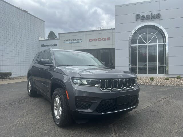 2023 Jeep Grand Cherokee Laredo 4WD