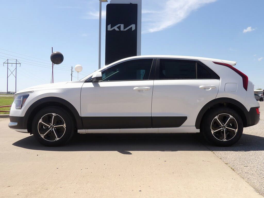 2025 Kia Niro LX FWD