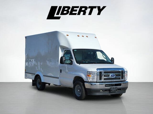 2025 Ford E-Series Chassis E-350 SD Cutaway SB DRW RWD