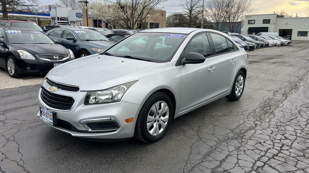2015 Chevrolet Cruze LS Sedan FWD