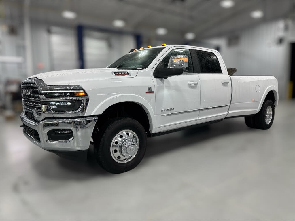 2025 RAM 3500 Limited Crew Cab LB DRW 4WD