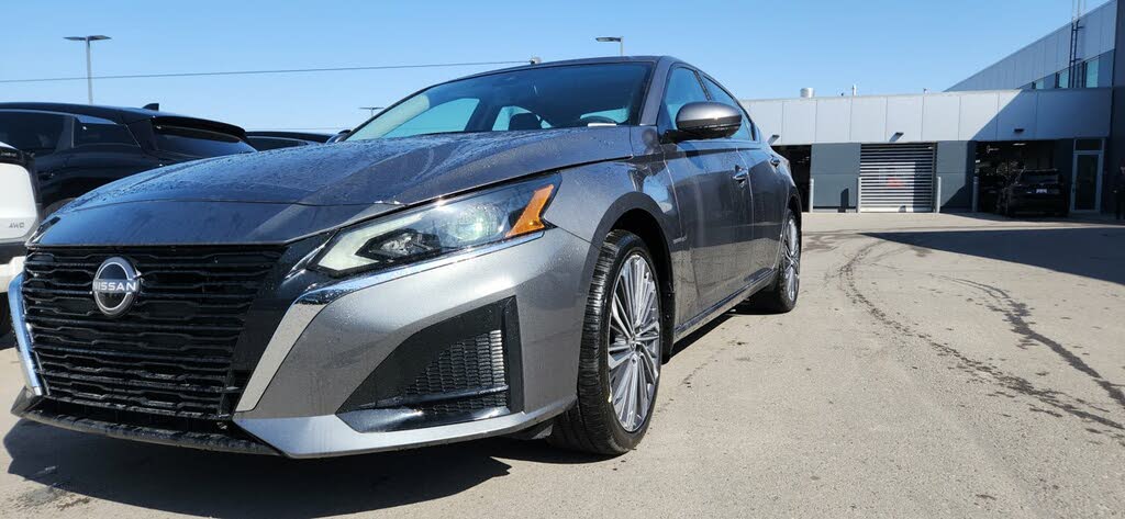 2025 Nissan Altima 2.5 Platinum AWD