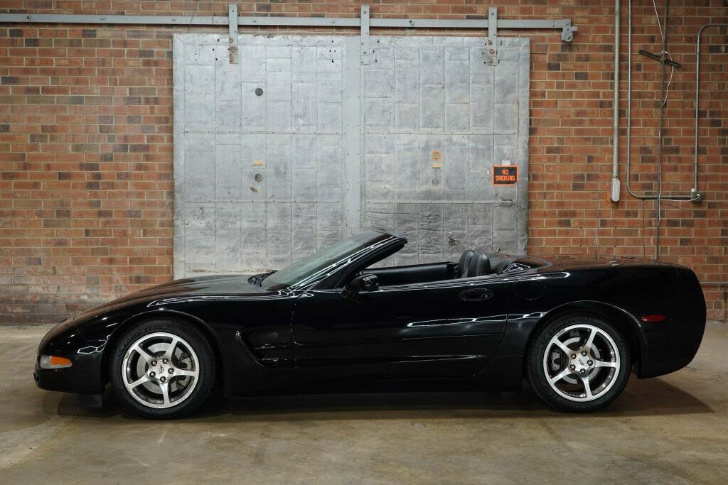 2004 Chevrolet Corvette Convertible RWD