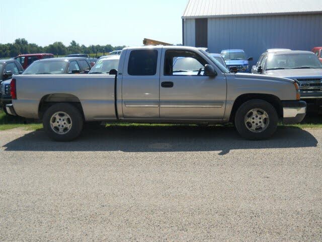 2004 Chevrolet Silverado 1500 LS Extended Cab RWD