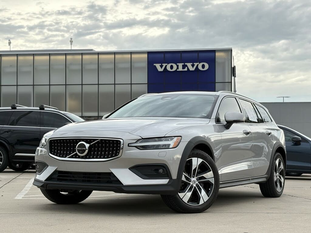 2023 Volvo V60 Cross Country B5 Plus AWD
