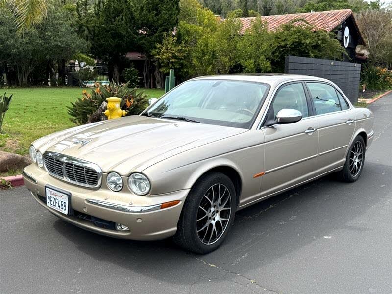 2005 Jaguar XJ-Series XJ Vanden Plas RWD