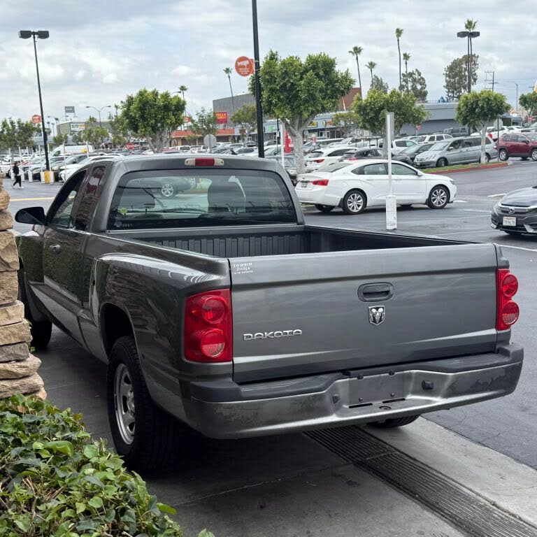 2005 Dodge Dakota ST RWD