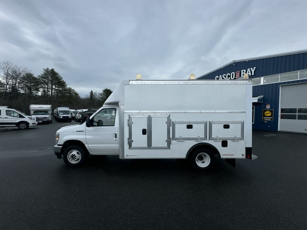 2026 Ford E-Series Chassis E-350 SD Cutaway 138 RWD