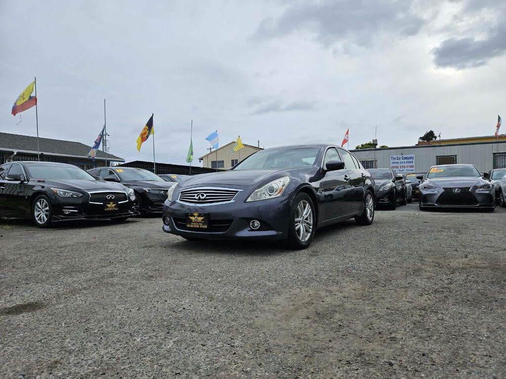 2010 INFINITI G37 Journey Sedan RWD