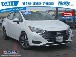 Nissan Versa SV FWD