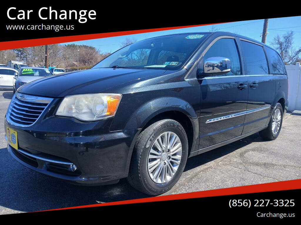 2015 Chrysler Town & Country Touring-L FWD