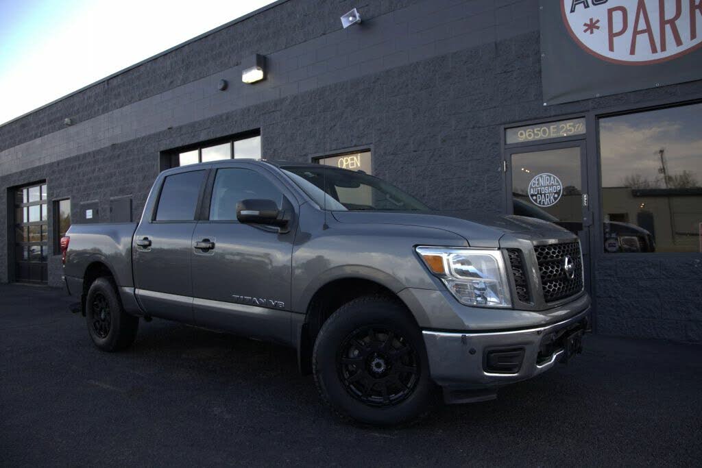 2019 Nissan Titan SV Crew Cab 4WD