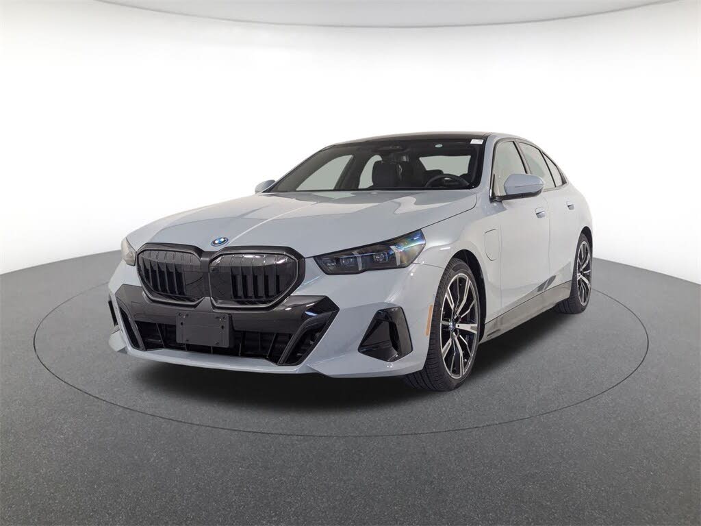 2025 BMW 5 Series 550e xDrive