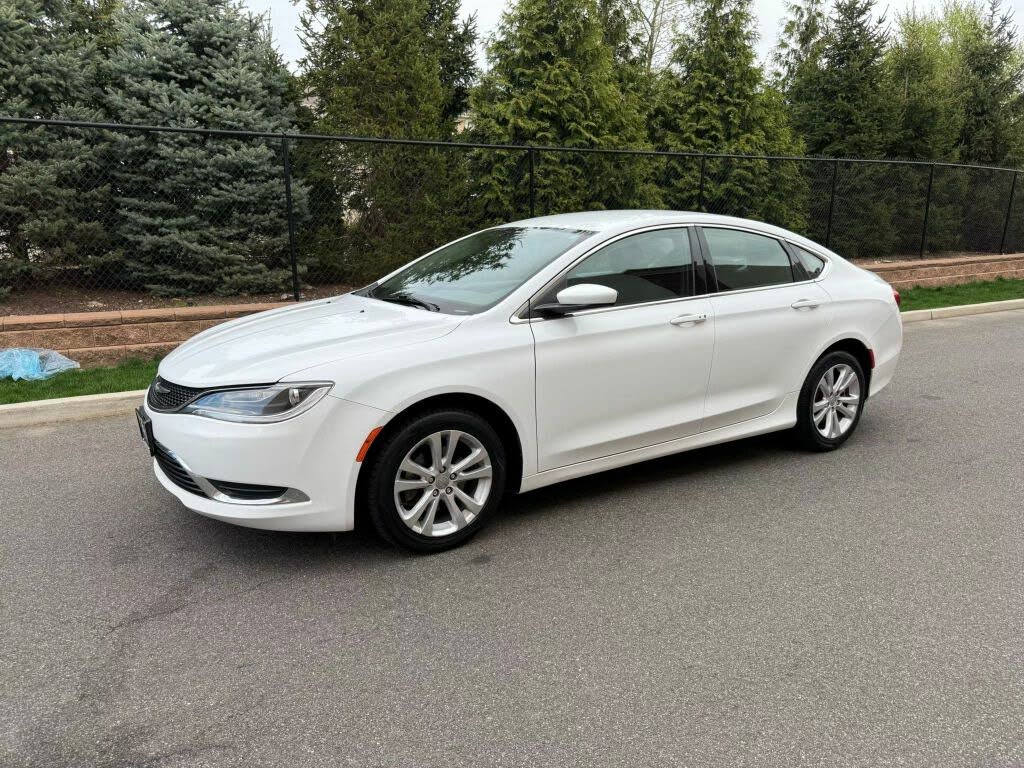 2015 Chrysler 200 Limited Sedan FWD