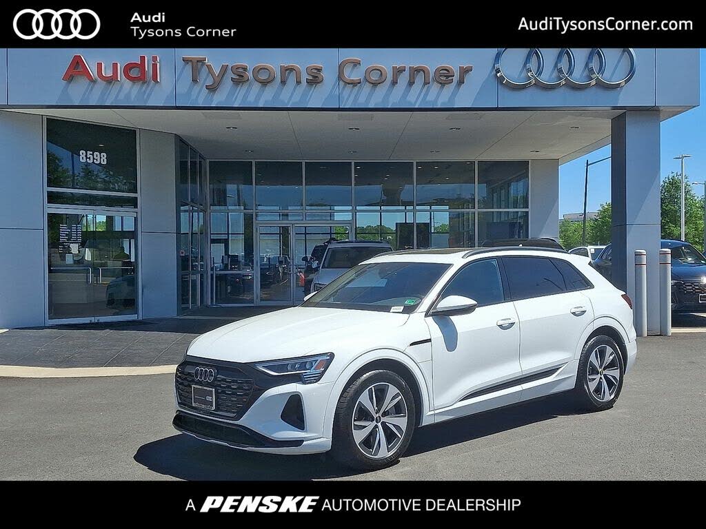 2024 Audi Q8 e-tron quattro Premium AWD