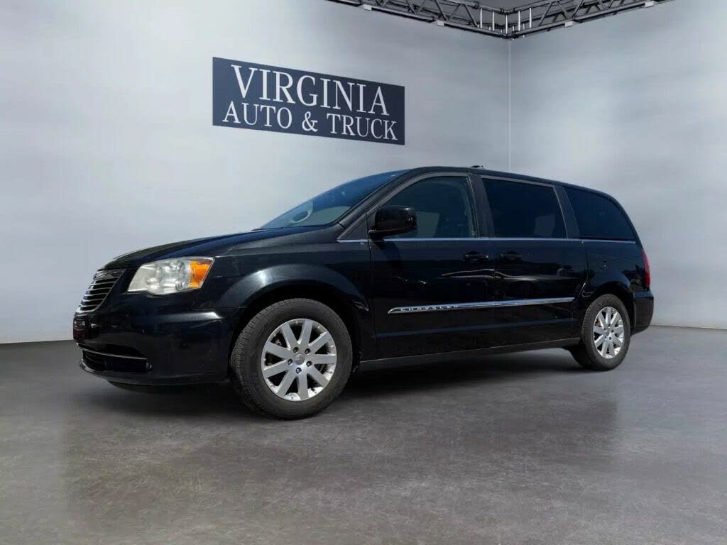 2014 Chrysler Town & Country Touring FWD