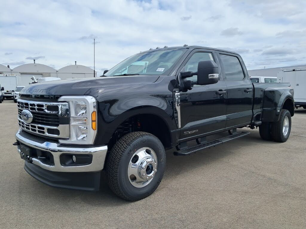 2025 Ford F-350 Super Duty XLT Crew Cab LB DRW 4WD