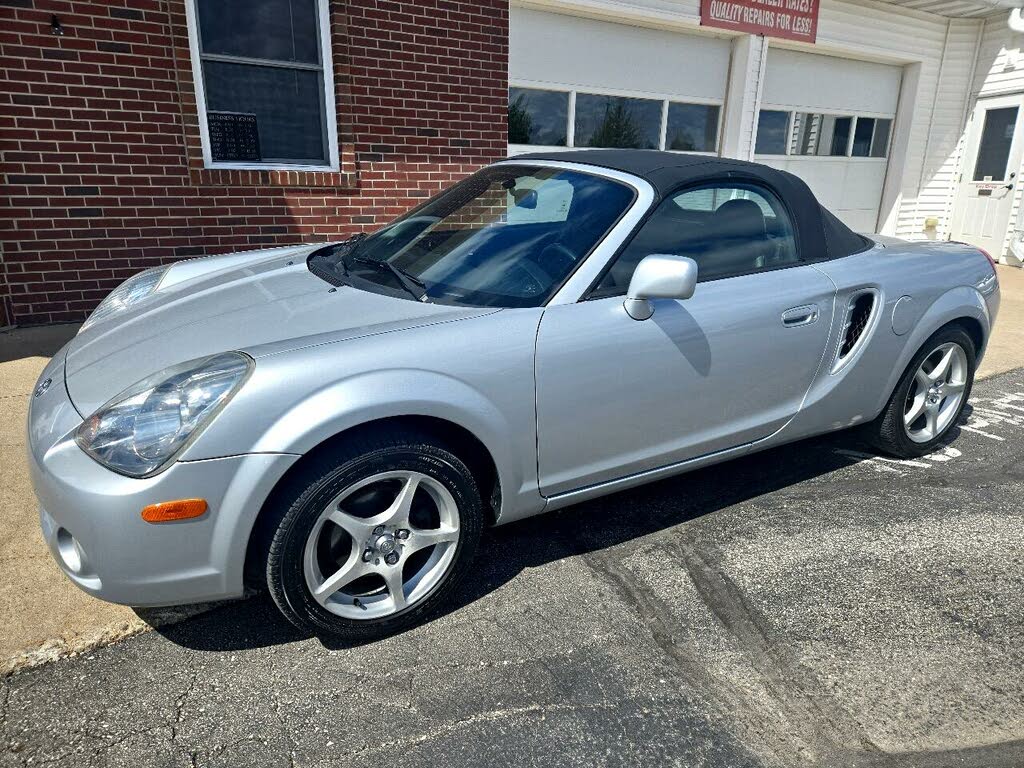 2003 Toyota MR2 Spyder 2 Dr STD Convertible