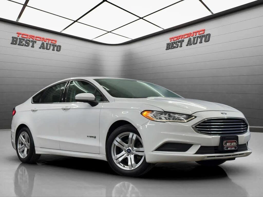 Ford Fusion Hybrid SE FWD 2017