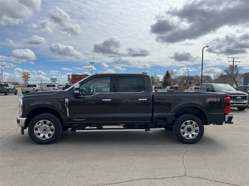 2025 Ford F-250 Super Duty Lariat Crew Cab 4WD